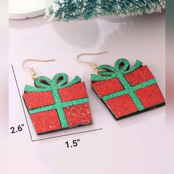 Christmas Present Earrings - Picture 2 of 3